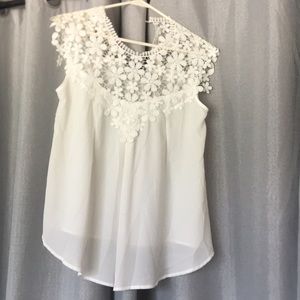 White flower tank top